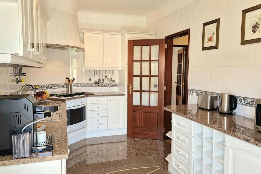 Jasmine Apartment Next To Meia Praia Beach Lagos Ngoại thất bức ảnh