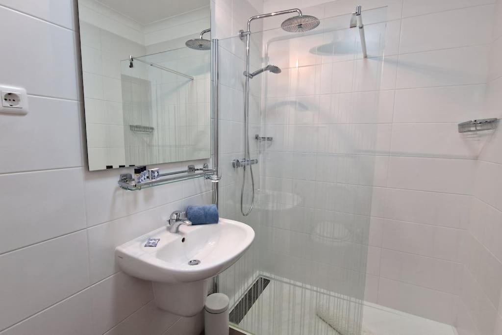 Jasmine Apartment Next To Meia Praia Beach Lagos Ngoại thất bức ảnh